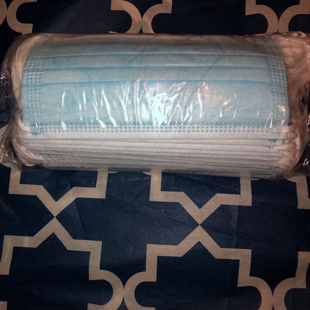 MASK‼️💙🤍🤦🏾‍♀️